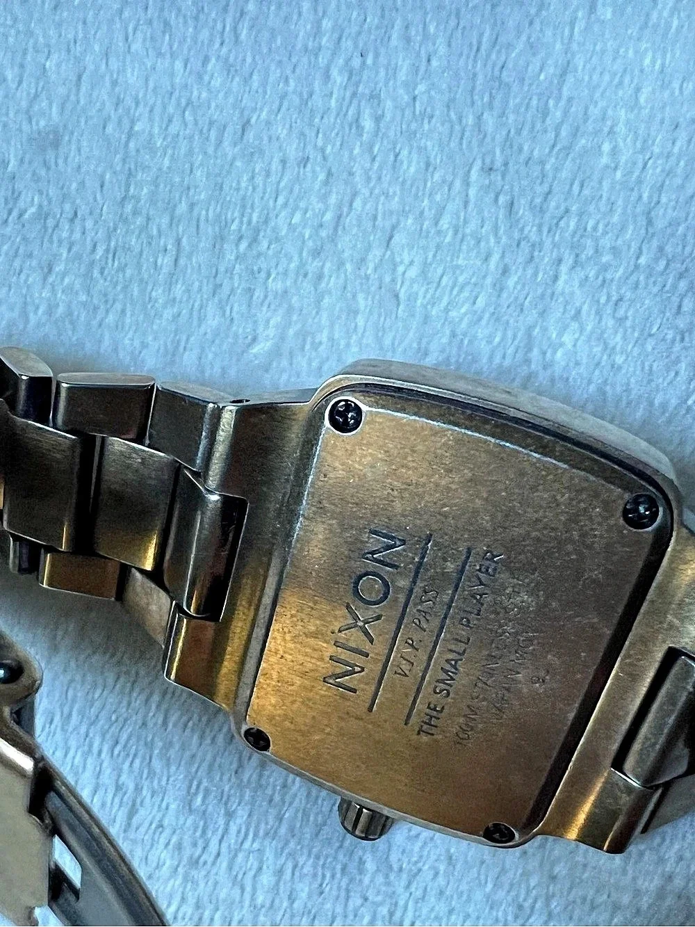 Nixon small player
